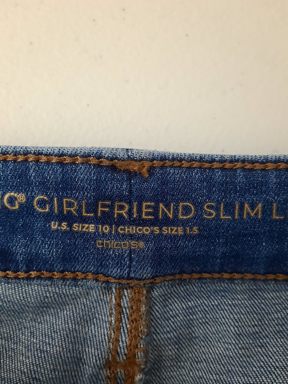 Chico's Embellished Raw Hem So Slimming Girlfriend Slim Leg Crop Jeans size 10 - Picture 7 of 15